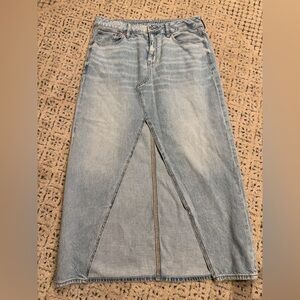 AE High Waisted Rigid Denim Long Skirt Light Wash Sz 8